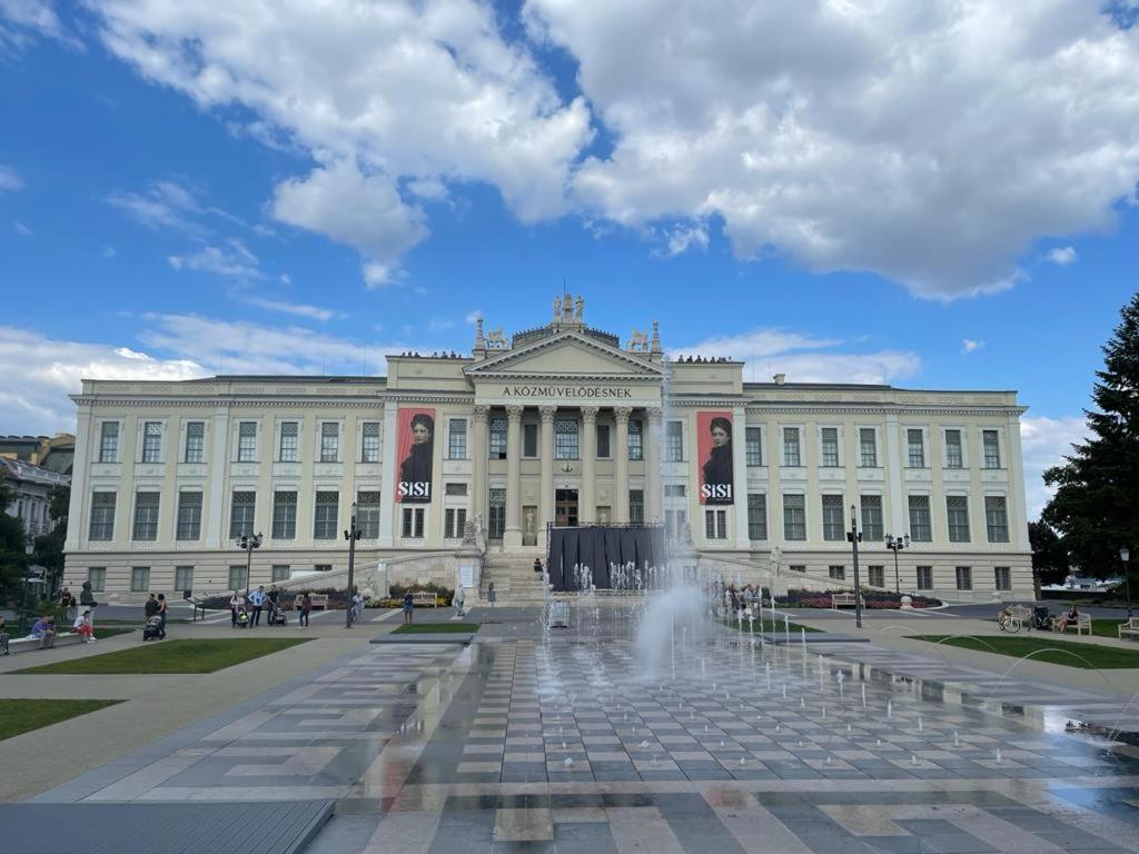 Cosy Inner City Getaway Bestern Szeged Exterior photo